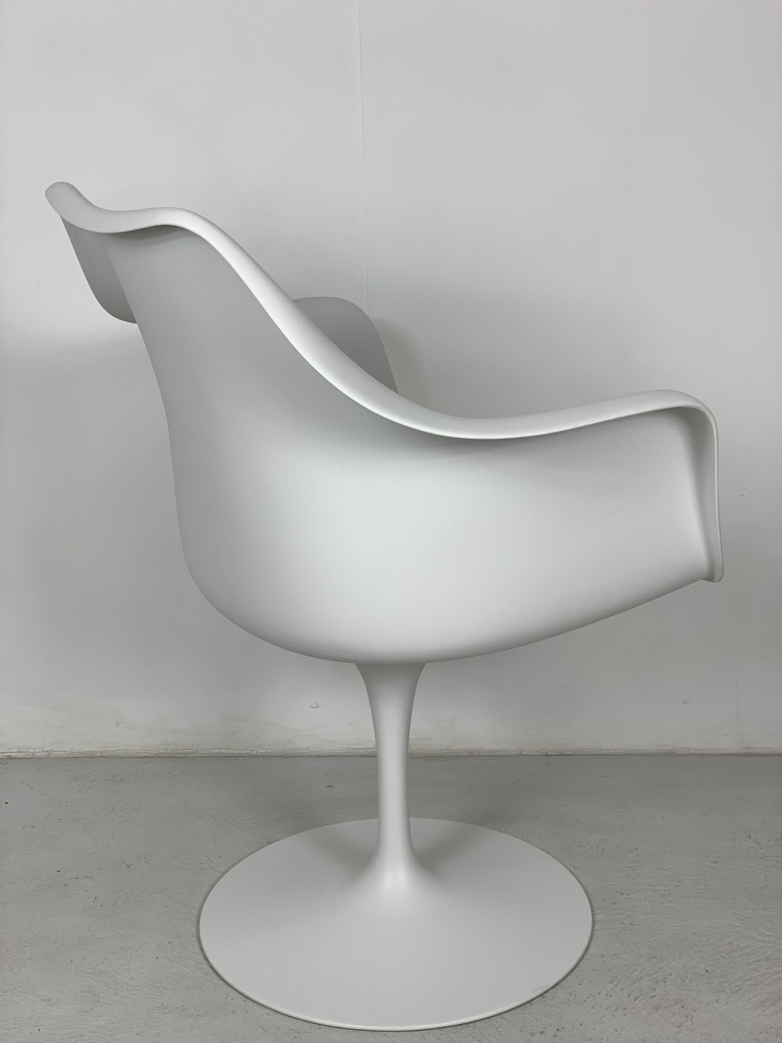 Eero Saarinen Tulip armchair for Knoll International, 1970