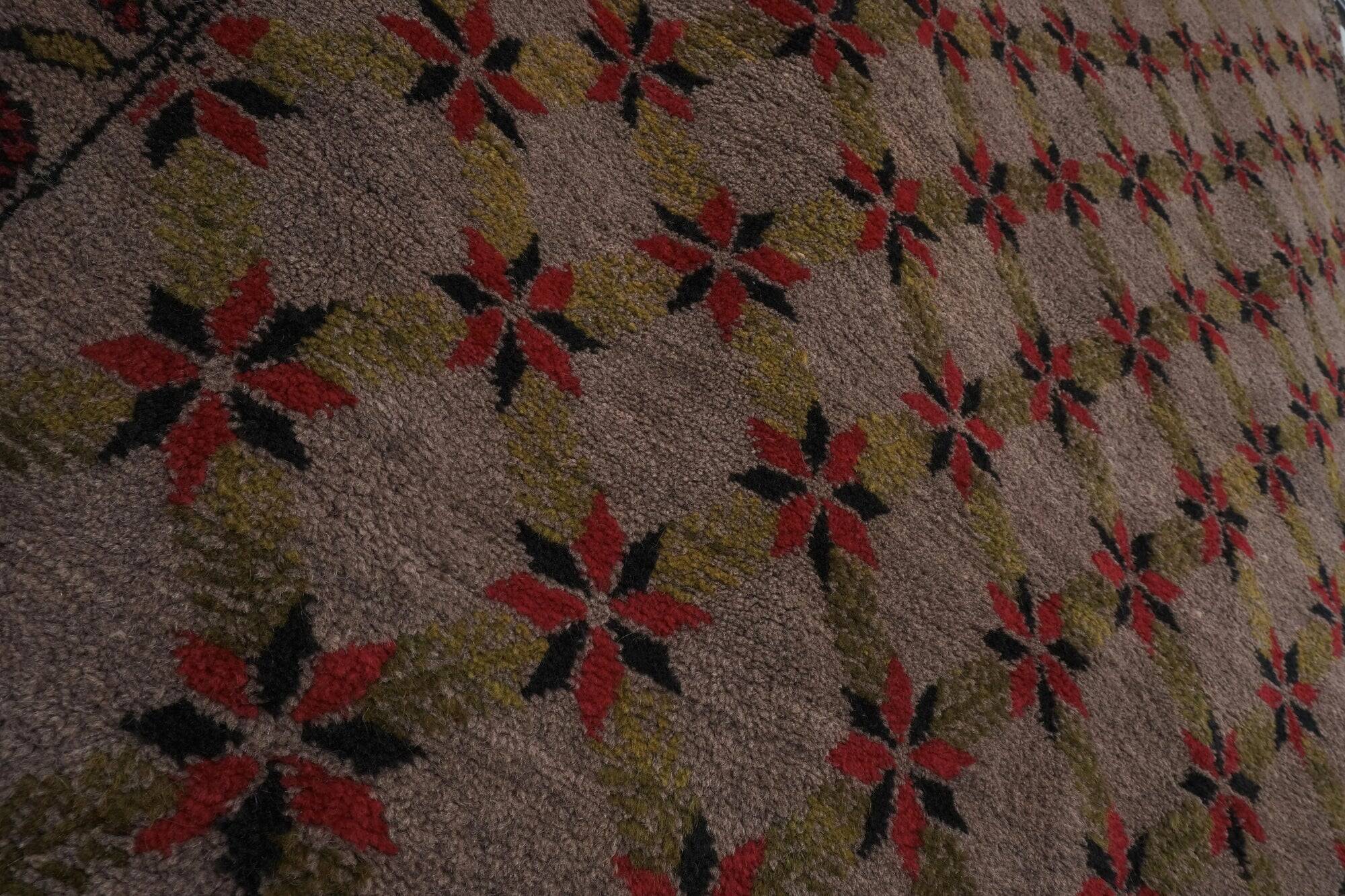 Vintage handmade Turkish rug 115x245 cm