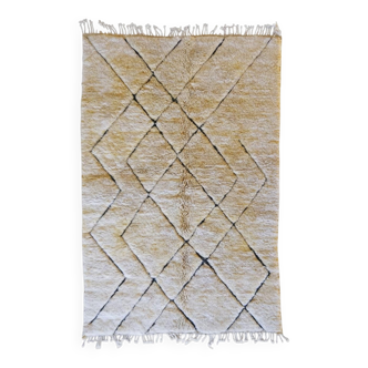 Luxurious Beni M'Rirt Rug - 262 x 168 cm