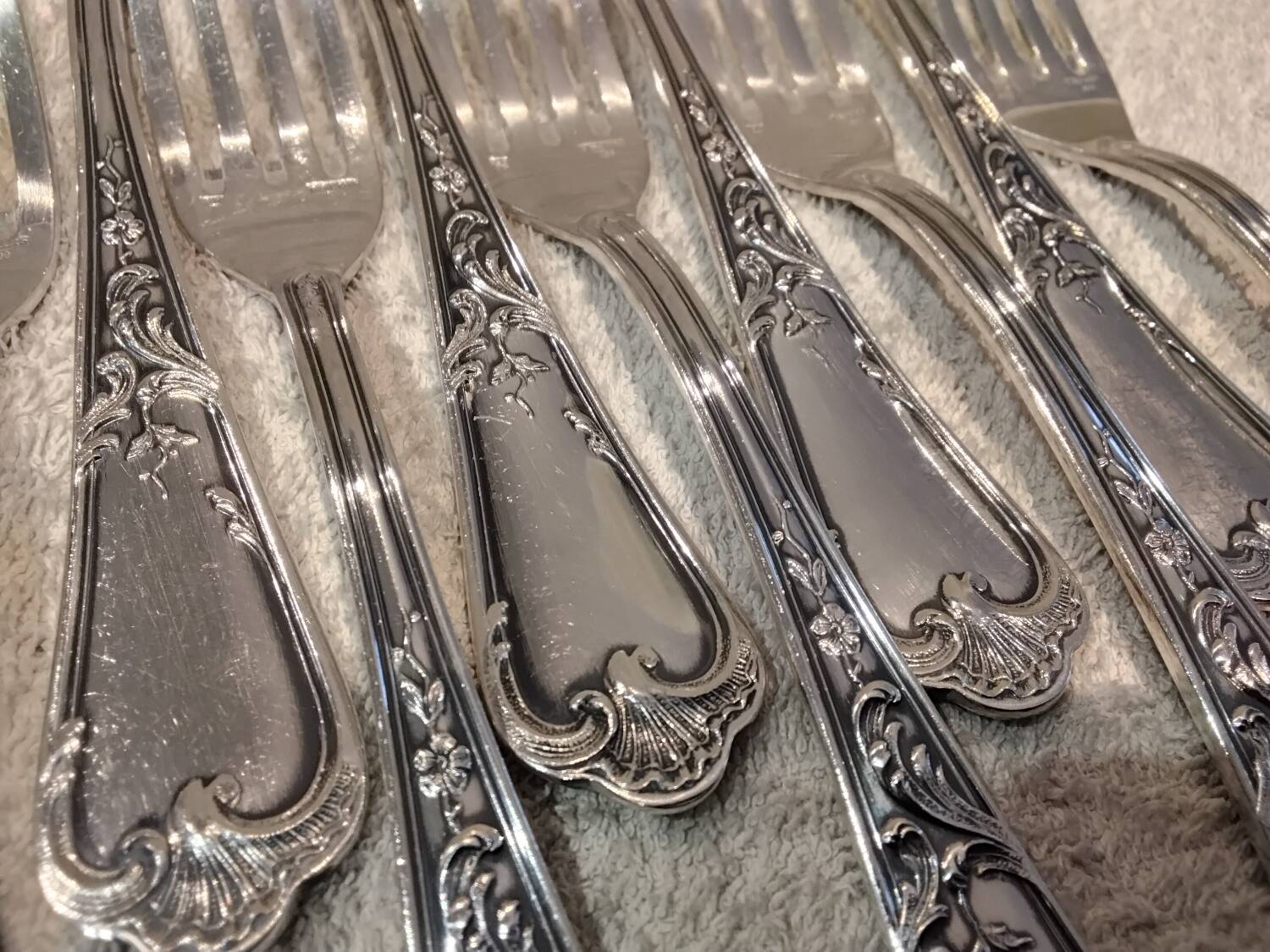 12 silver-plated metal table forks, Ercuis silversmith, Louis XV 29