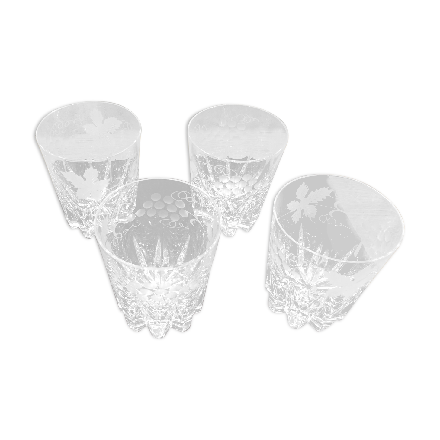 Series of 4 crystal whiskey glasses engraved vine decoration