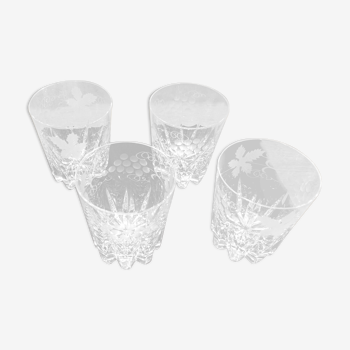 Series of 4 crystal whiskey glasses engraved vine decoration