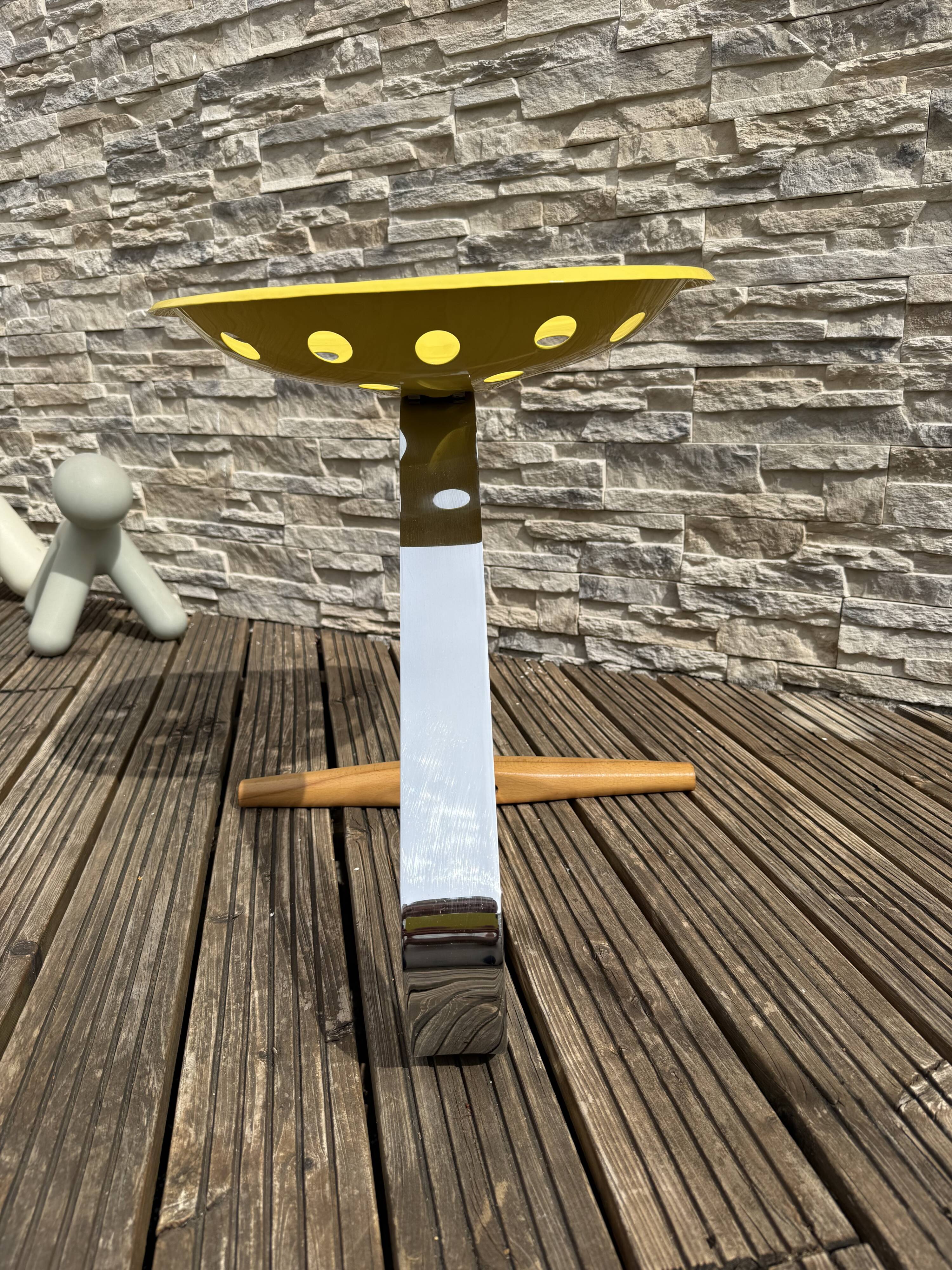 Mezzadro stool Zanotta Castiglioni Memphis Italian design Starck