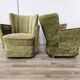Deux fauteuils cocktail en tissu vert des années 1950 à roulettes