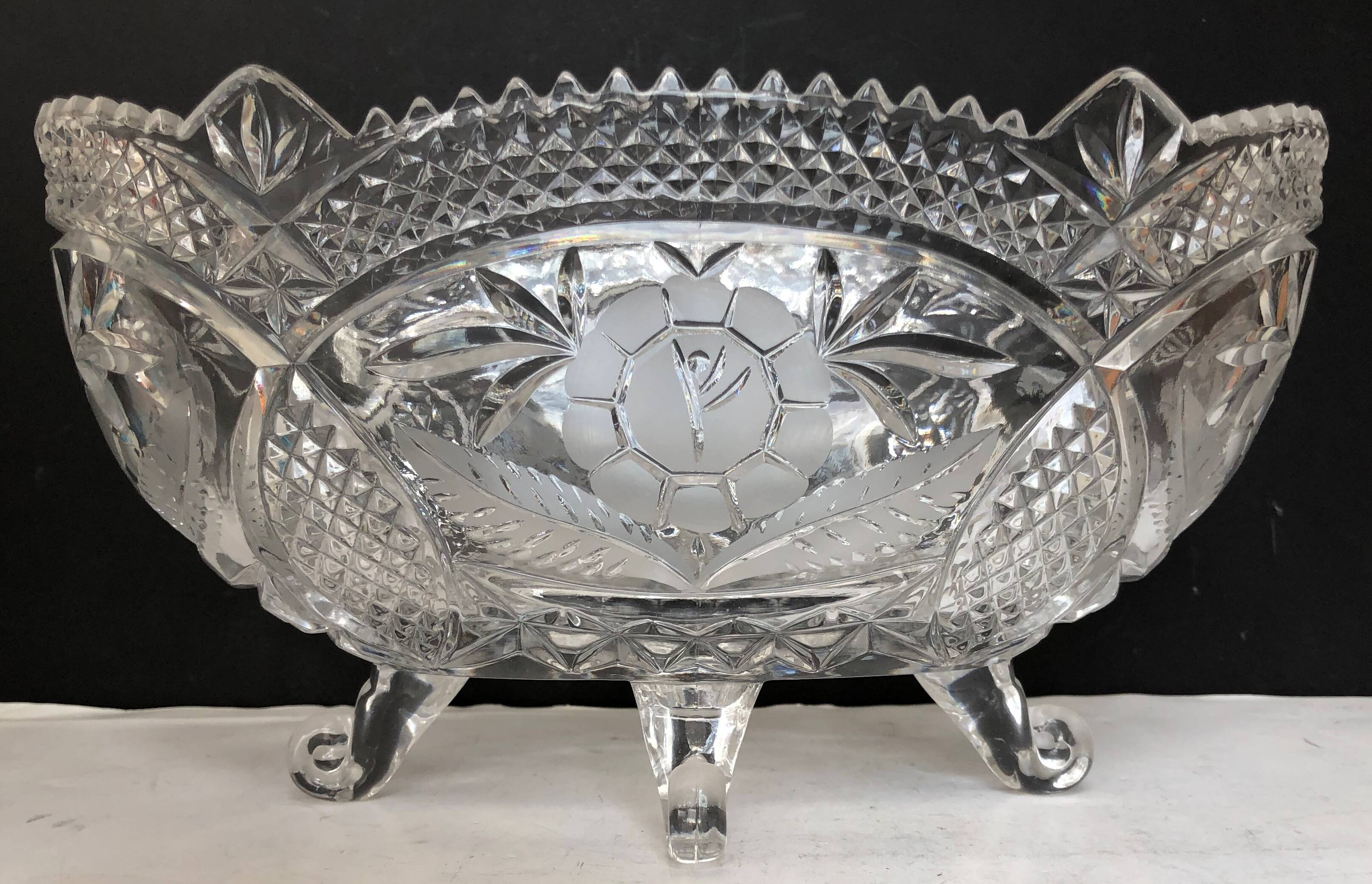 Large cut in cut crystal