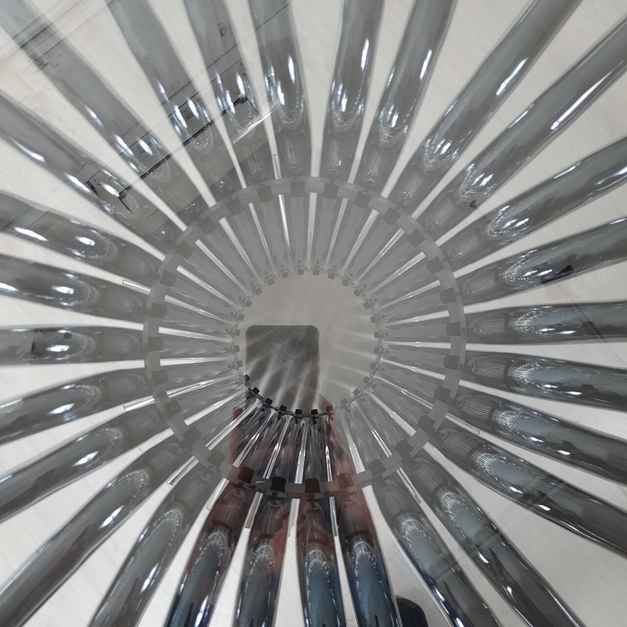 Table des années 70, acier et cristal,