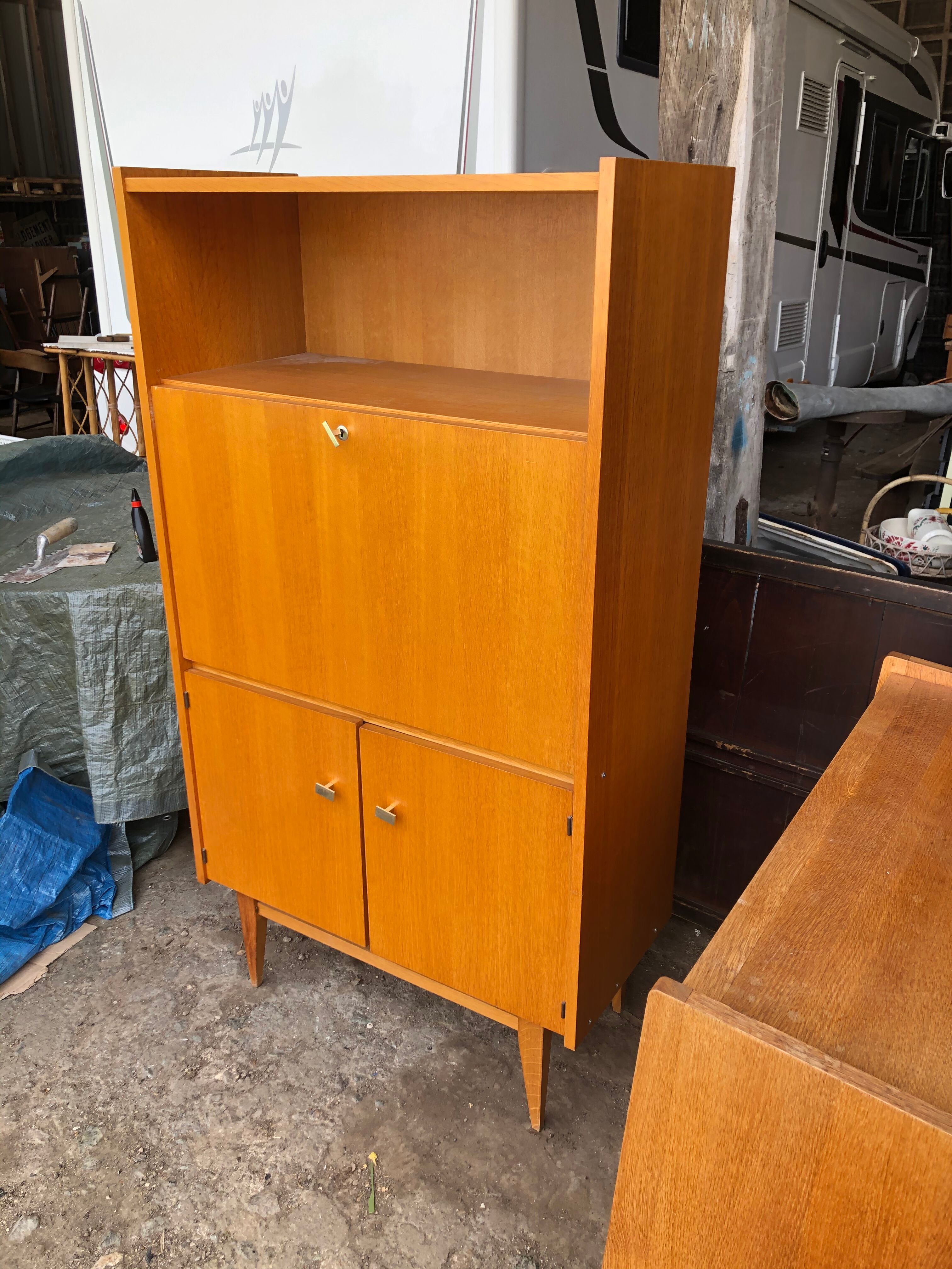 Secretary 1950 feet compass light oak