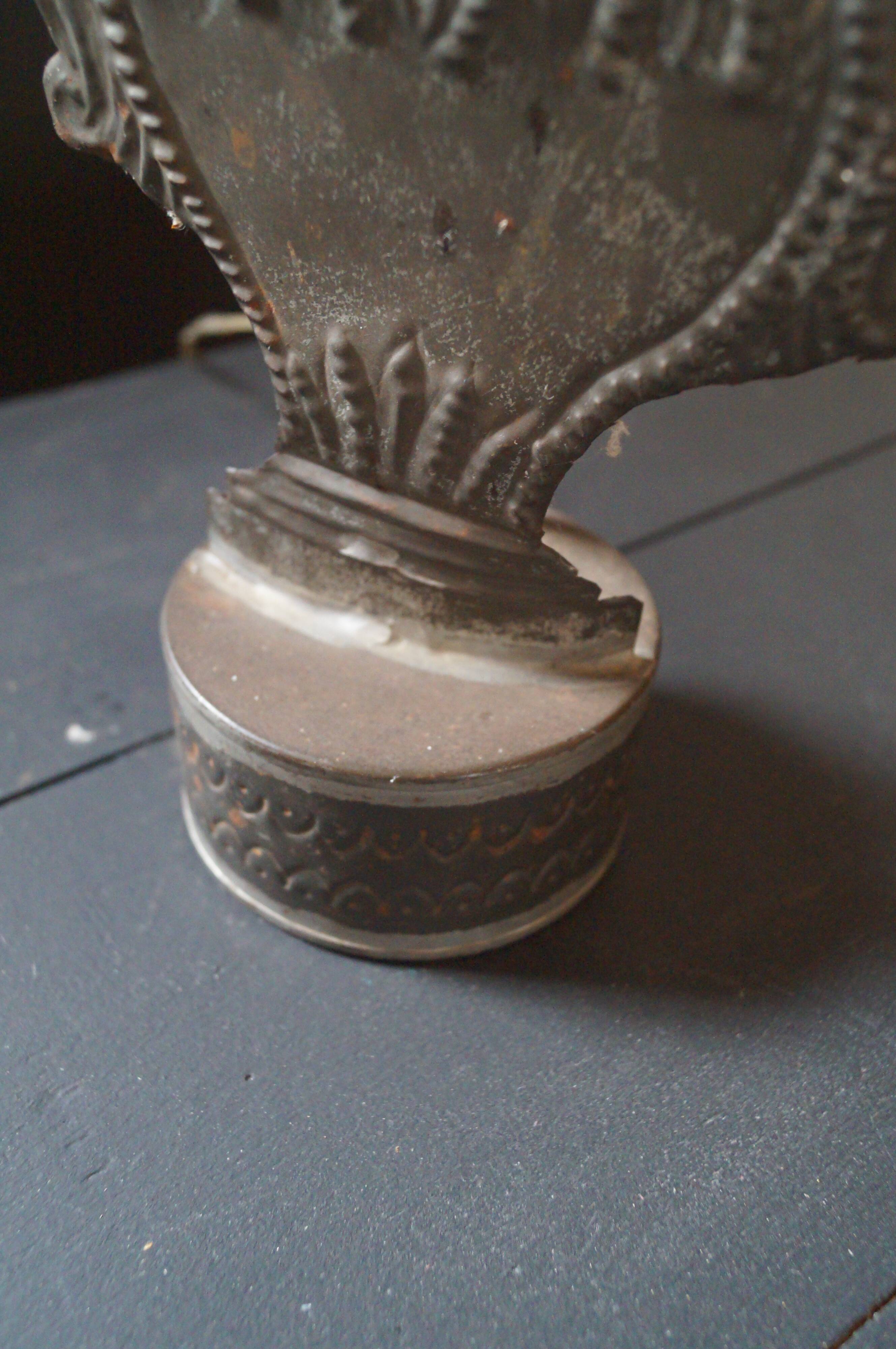 Metal lamp pushed back 1900