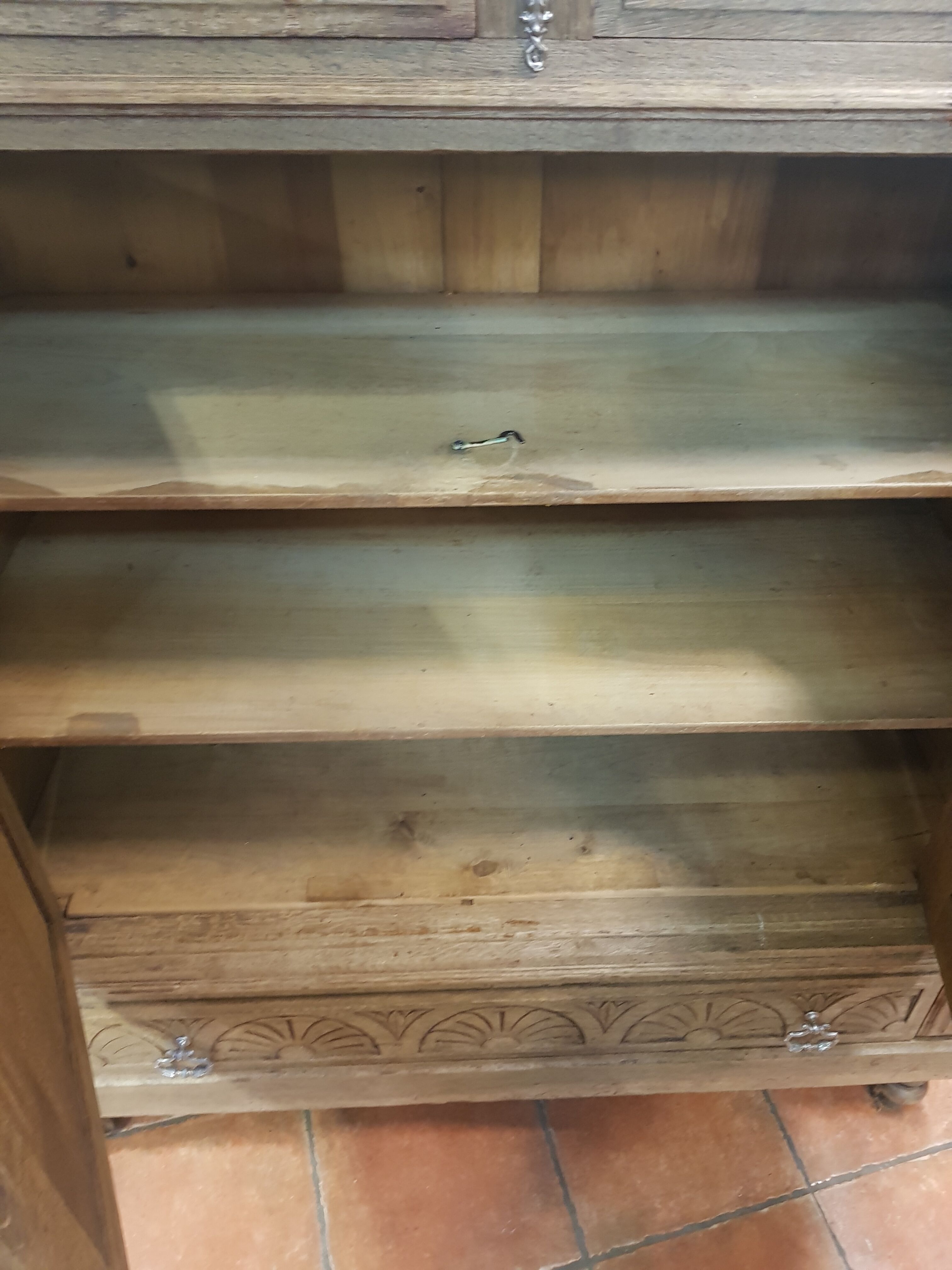 Parisian oak side board