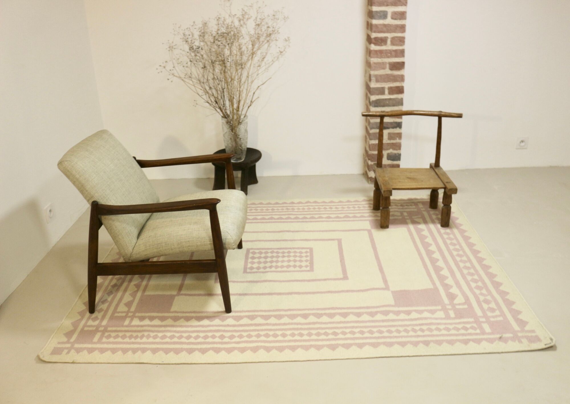 Carpet geometric design pastel colors pink and off-white year 70/80.
