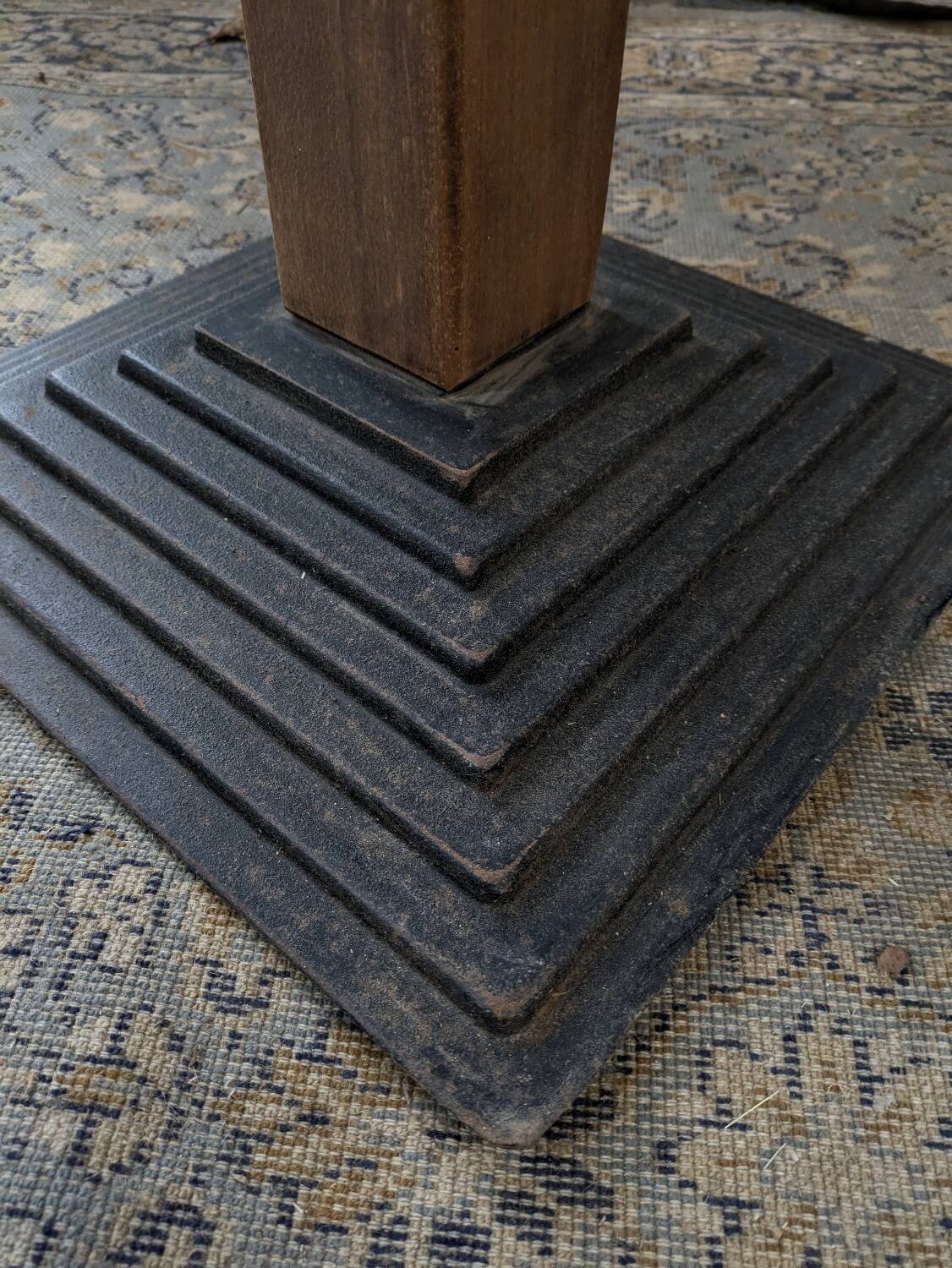 Bistro table in wood and metal