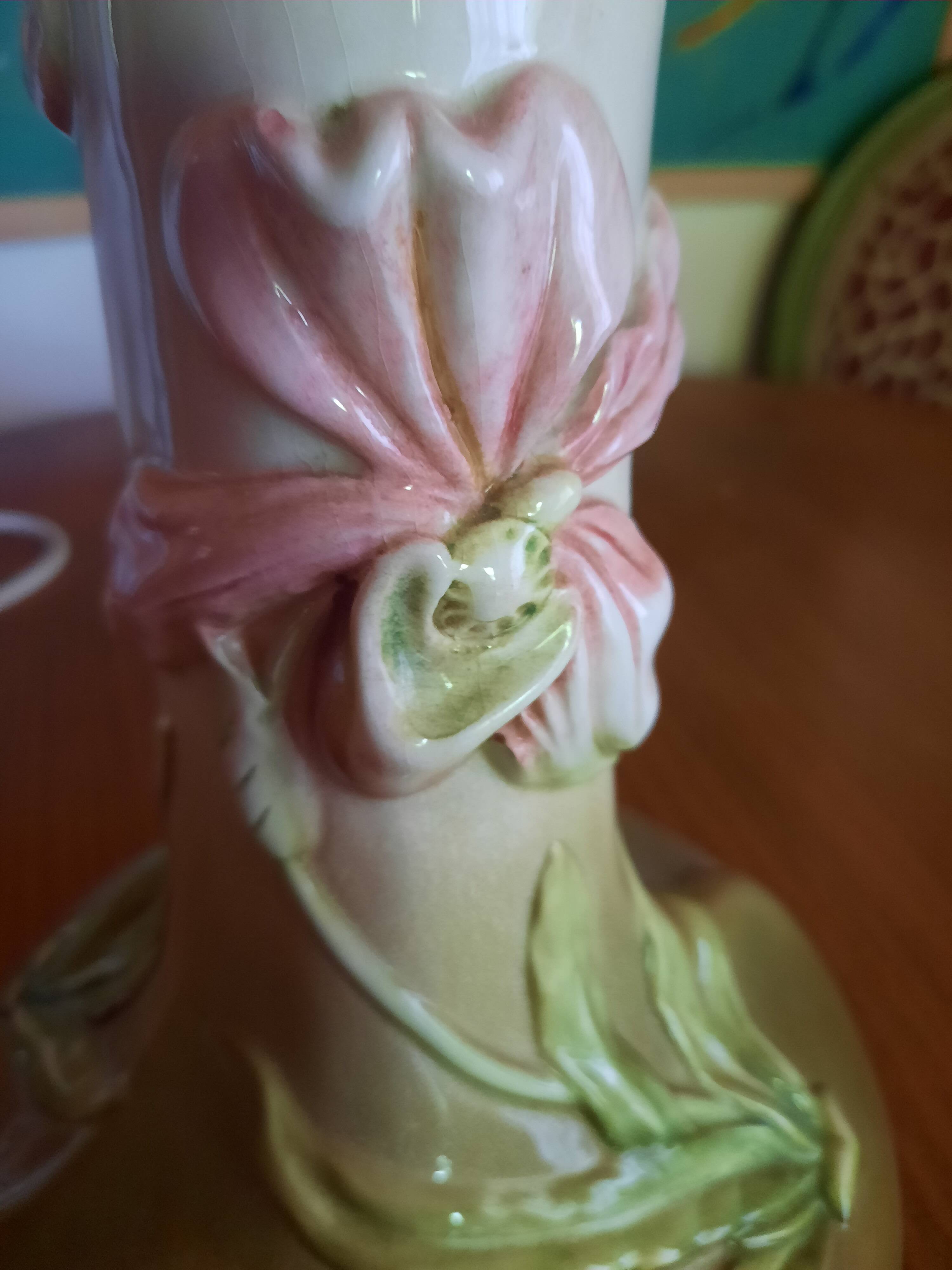 Orchid-patterned earthenware table lamp