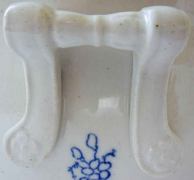 Late "steel land" sandstone soup by Revol