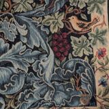 Tapisserie vignes et acanthes d'après William Morris en points des Meurins