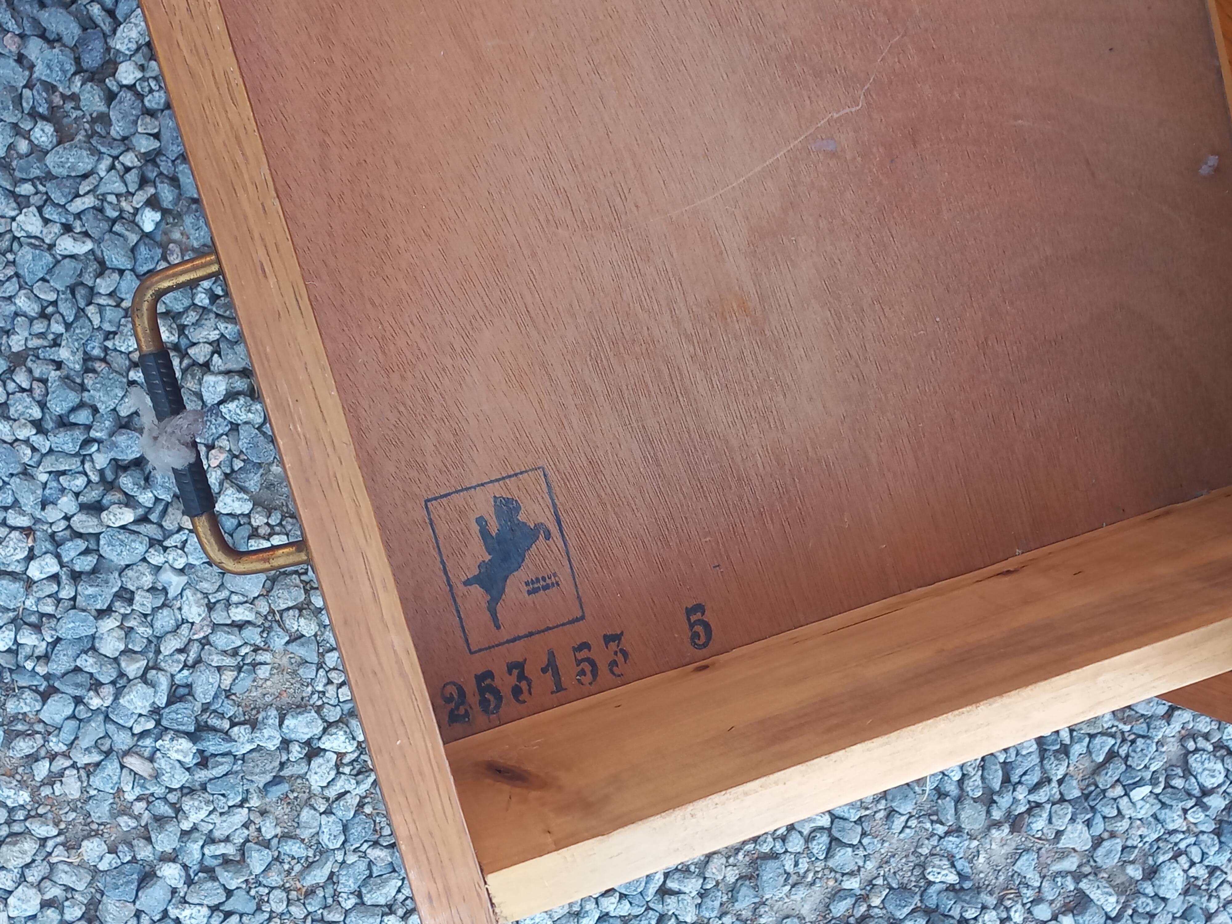 Commode vintage en chêne blond pieds compas 4 tiroirs 1950