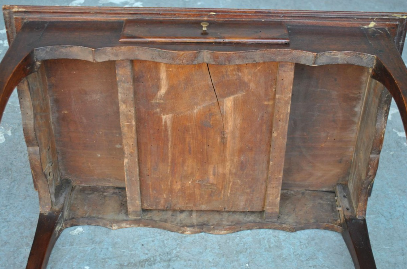 Table desk Louis XV of the period XVIIIth Walnut