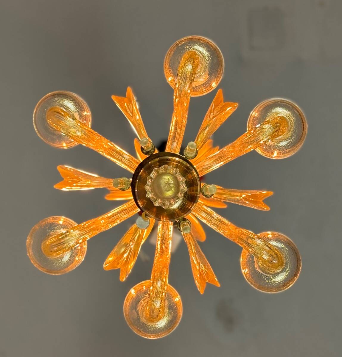 Venetian Murano glass chandelier sprinkled with gold, circa 1950