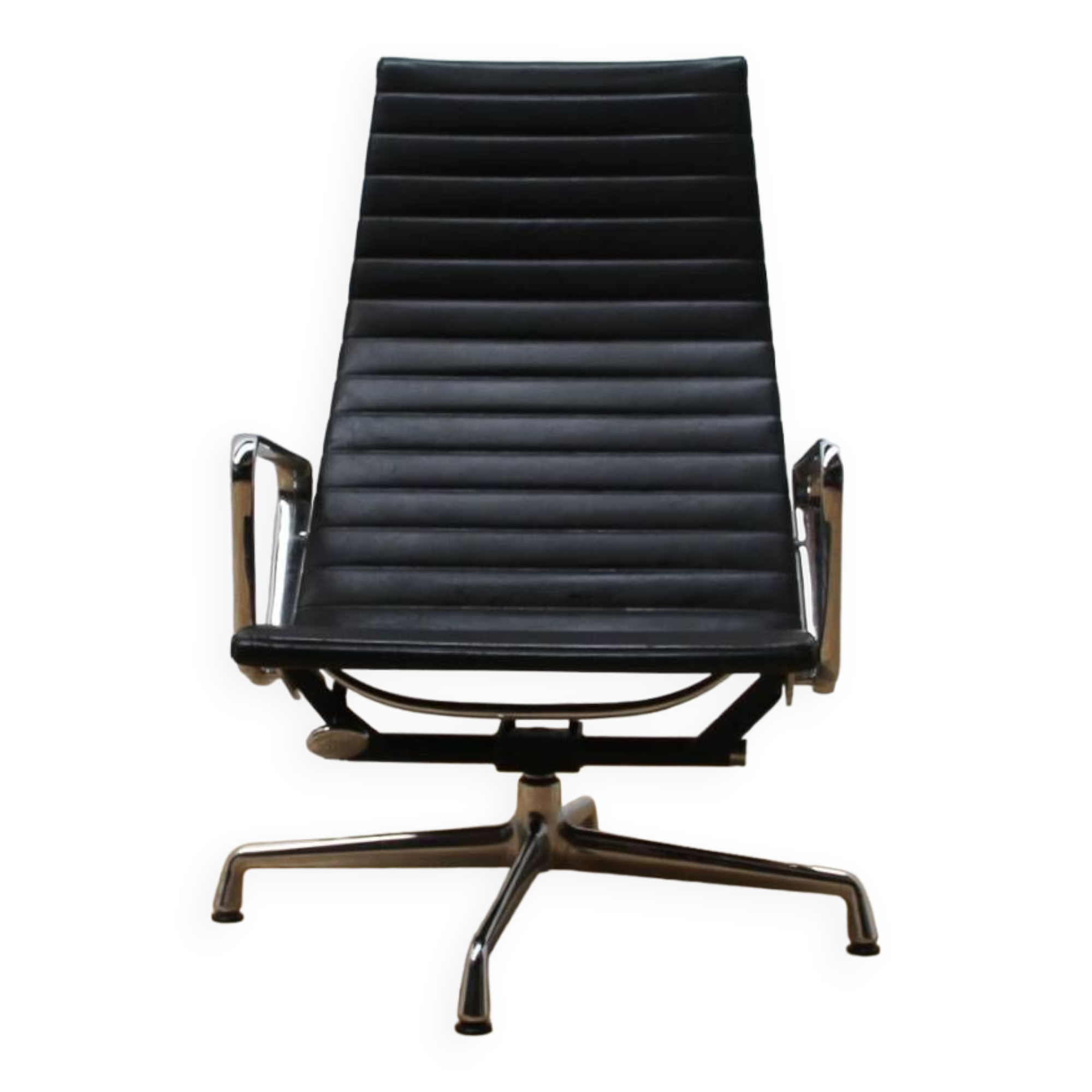 EA124 office chair, Charles & Ray Eames