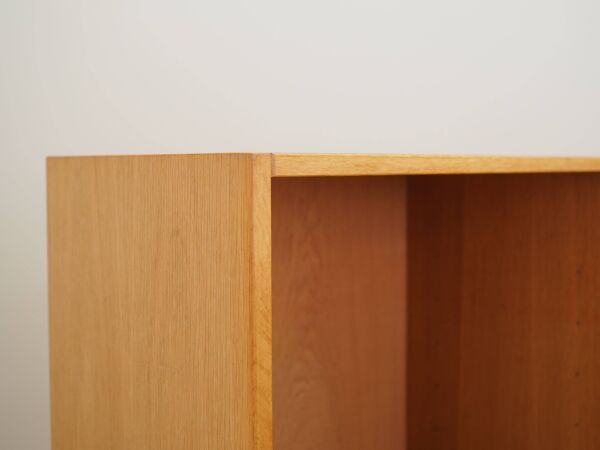 Bibliothèque en frêne, design danois, années 1970, production : Danemark