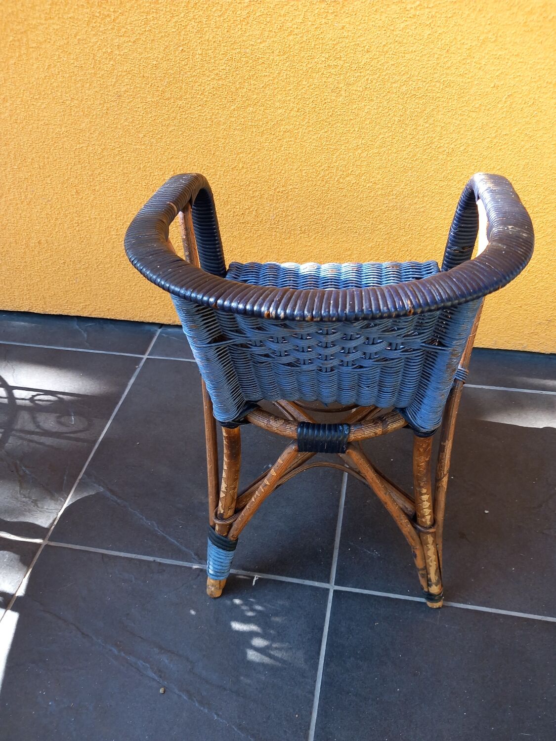 Doll chair