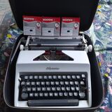 Machine à écrire olympia vintage années 60