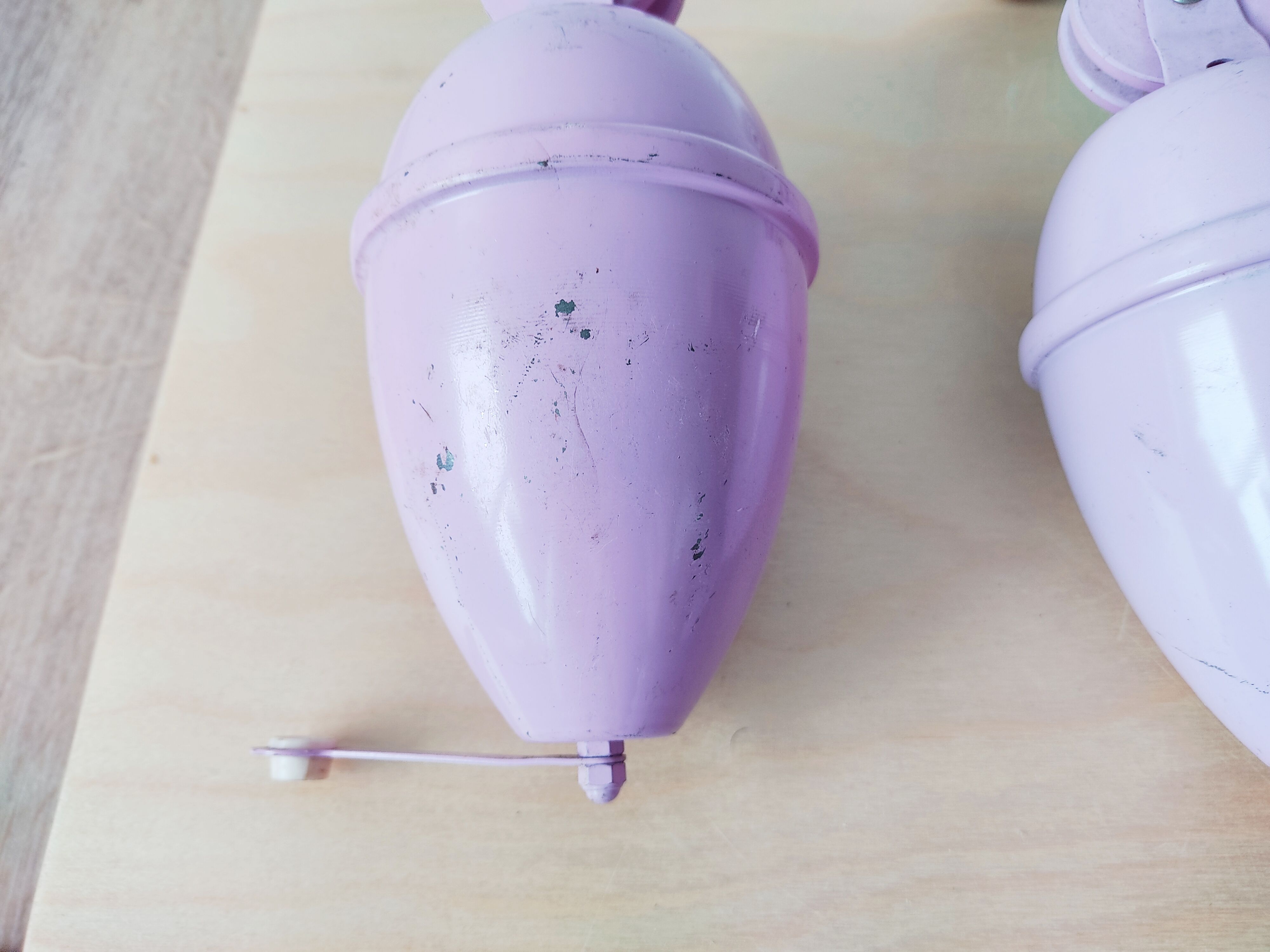 Set of 3 Purple enamelled lampshades and balance system