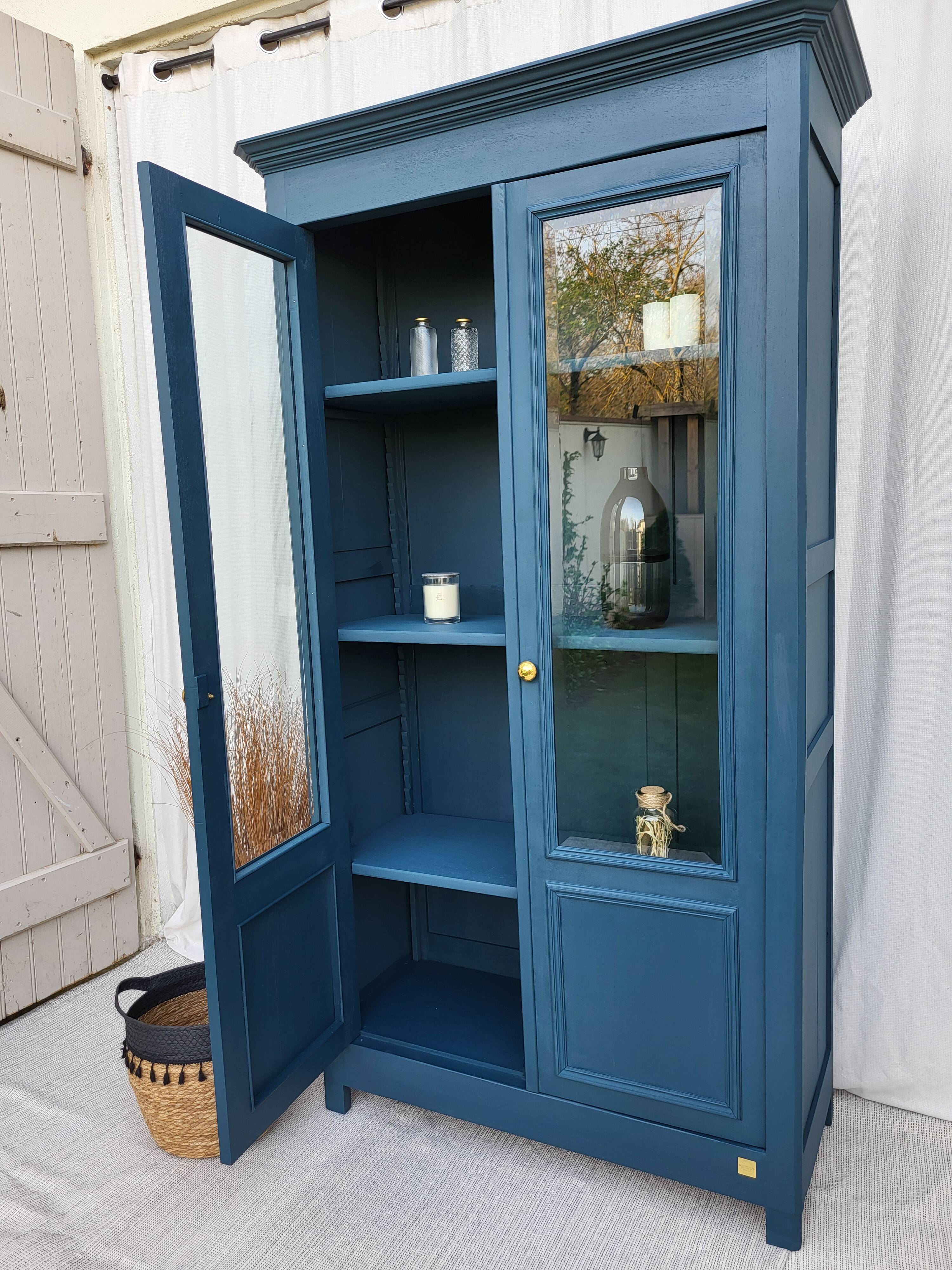 Bookcase with 2 glass doors
