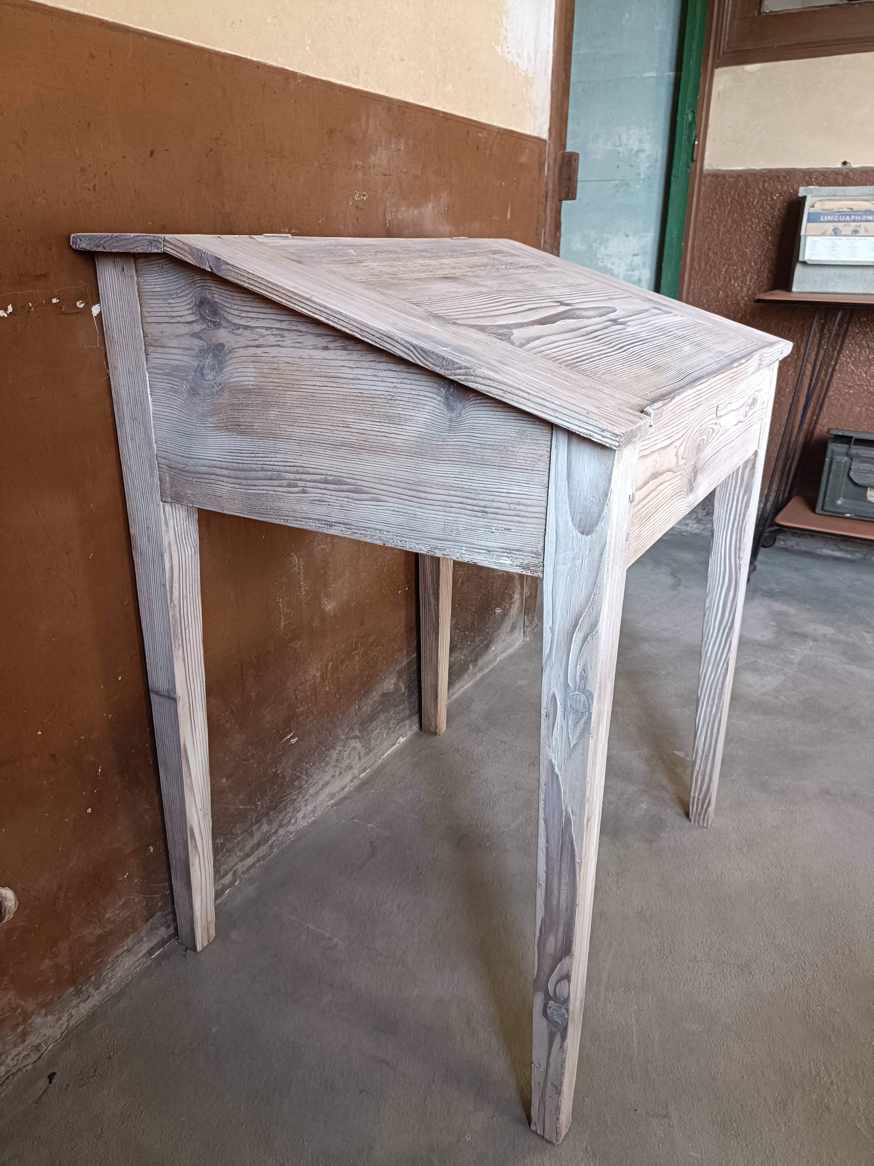 Bureau pupitre rénové