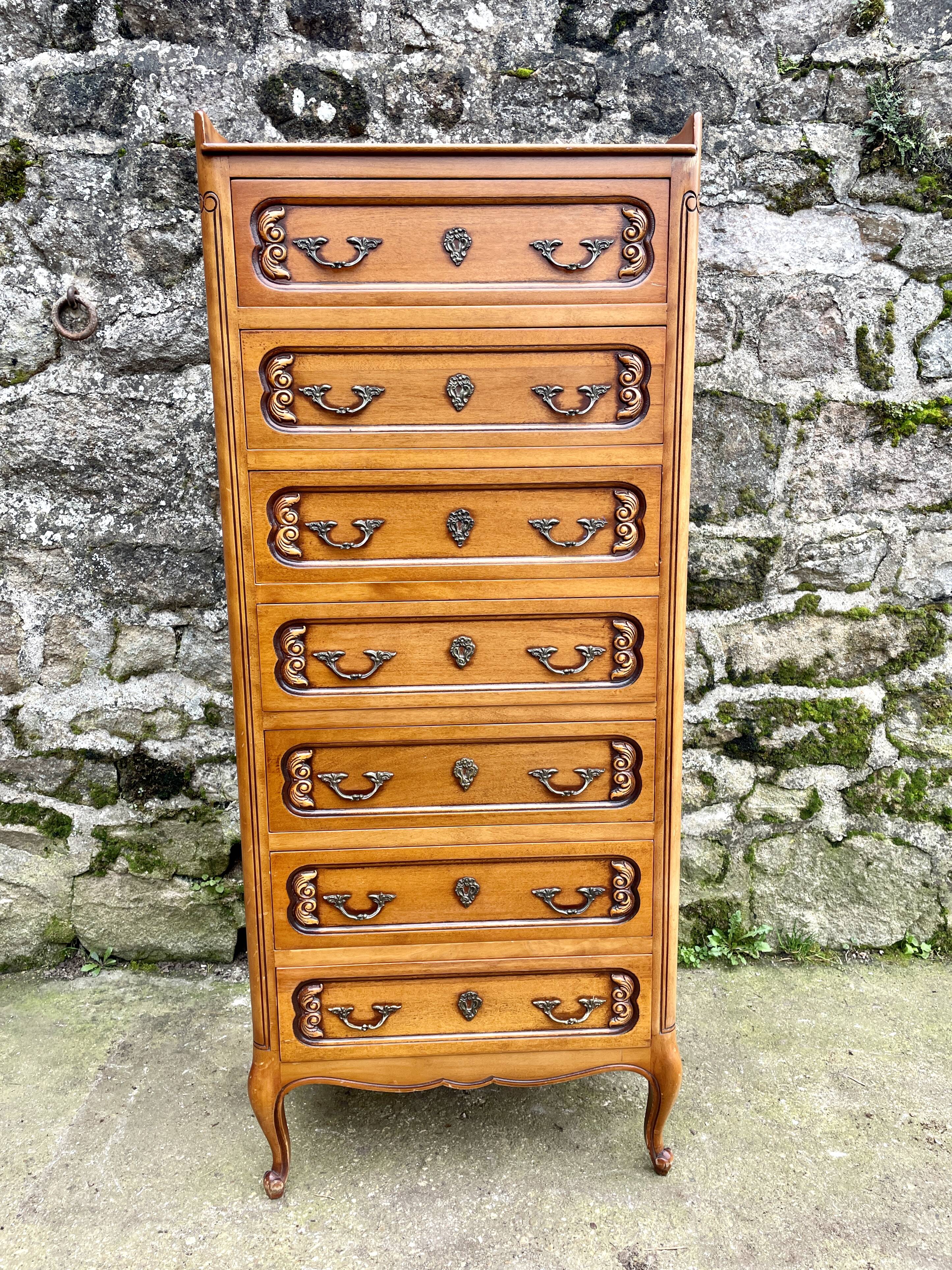 Louis XV style weekly planner