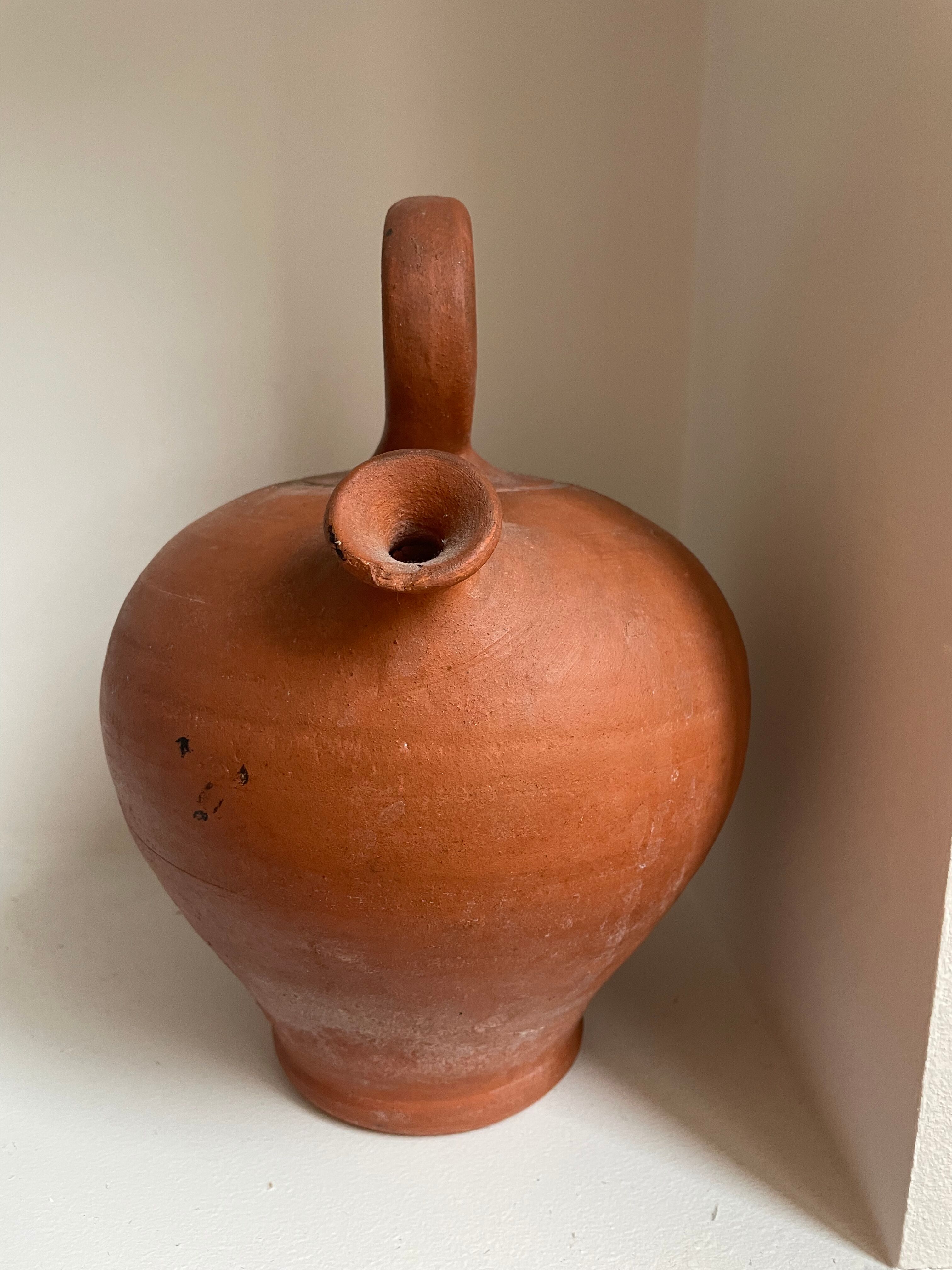 Terracotta gargoulette