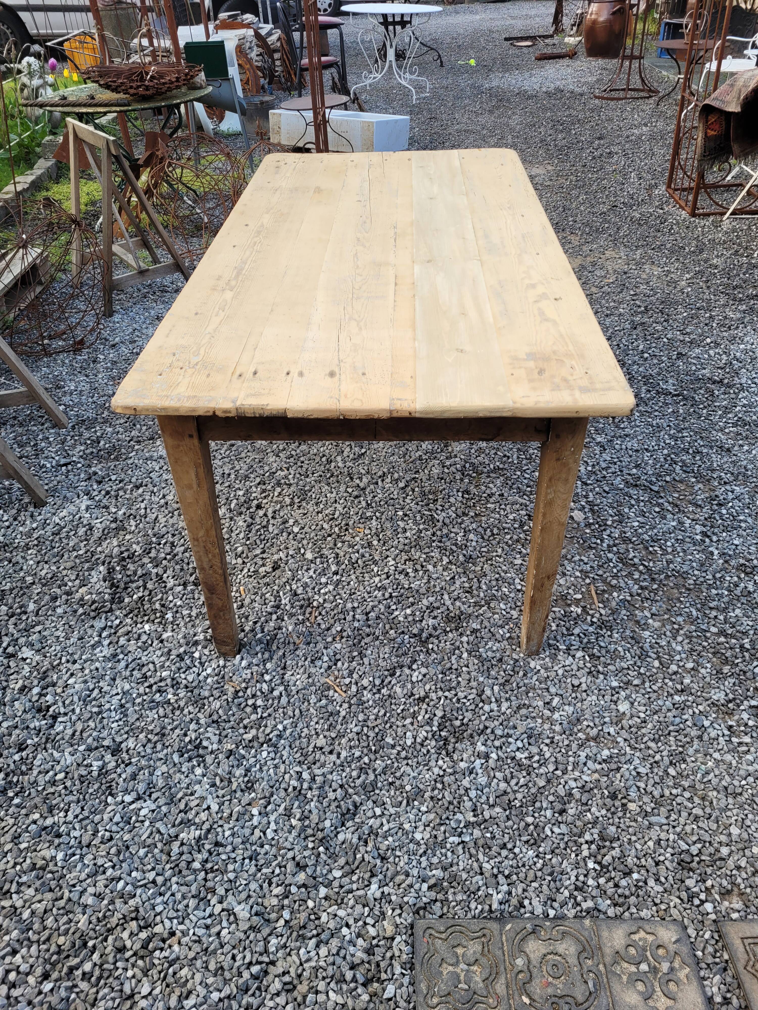 Farm table