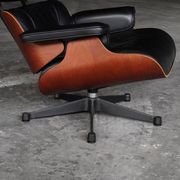 Fauteuil Lounge par Ray & Charles Eames pour Vitra, années 2000.