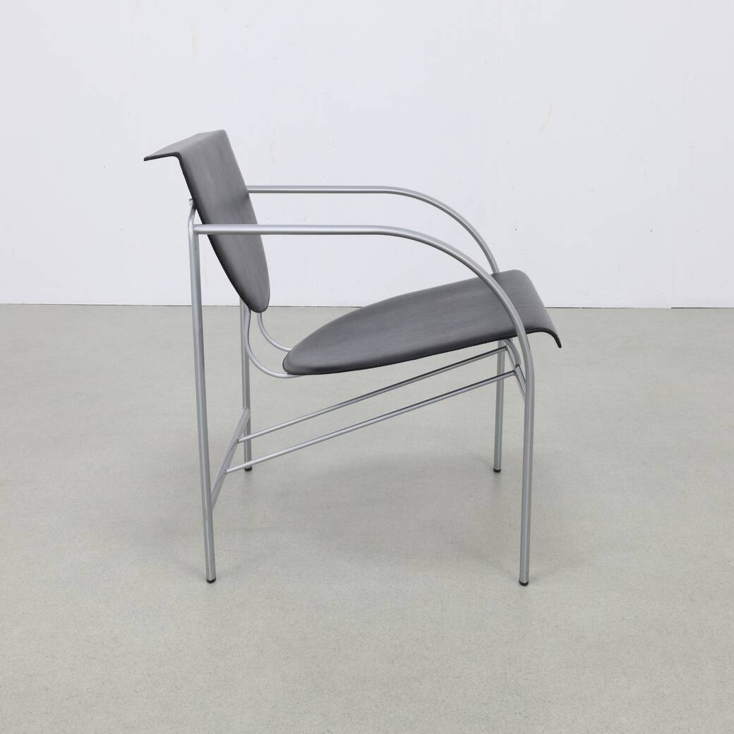 2 fauteuils postmodernes « Kokatu » en cuir par MA Ciganda pour Akaba, années 1980