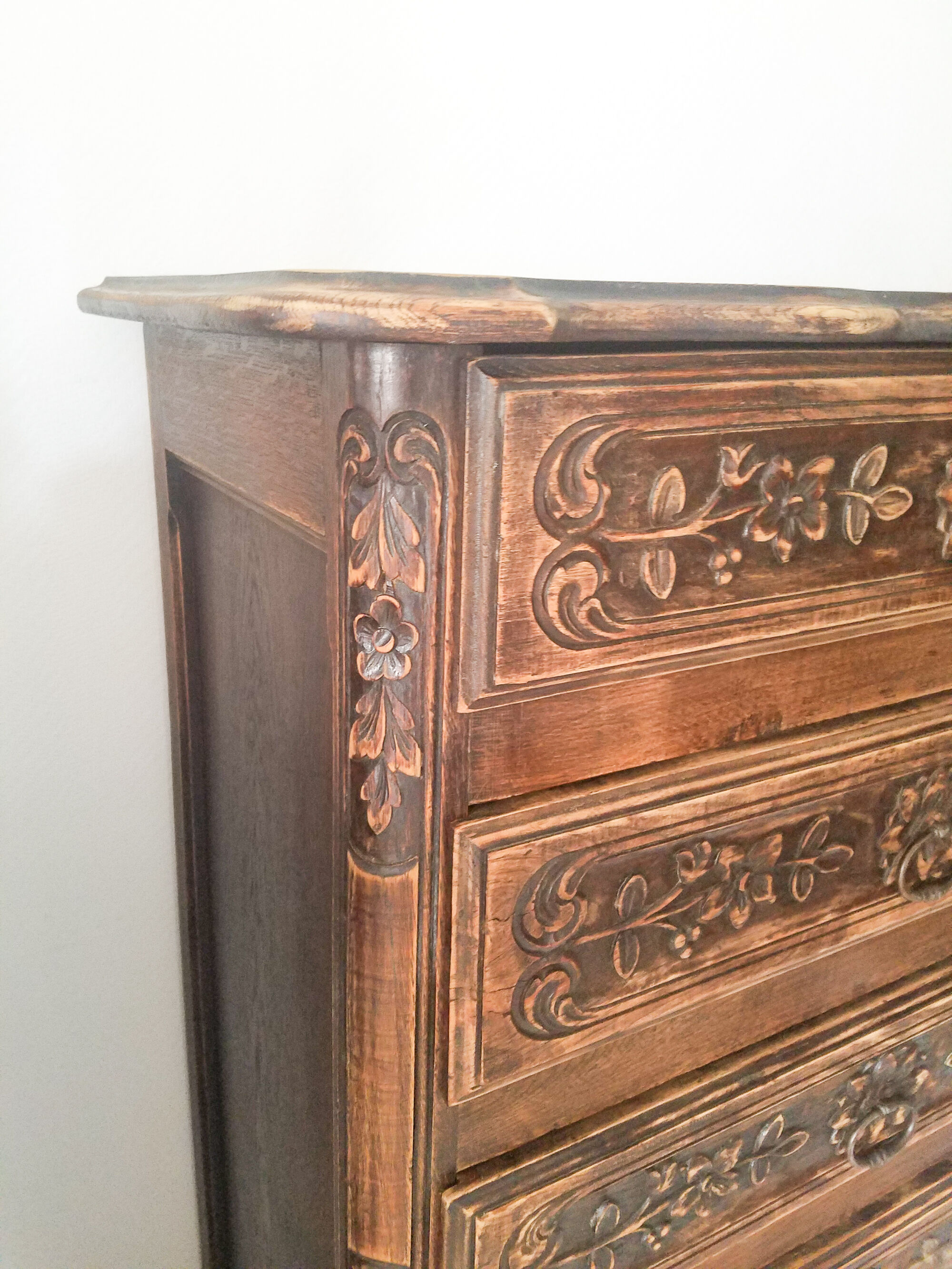 High Louis XV Provençal style chiffonier from Arles