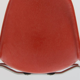 Chaise Eames produite par Herman Miller rouge