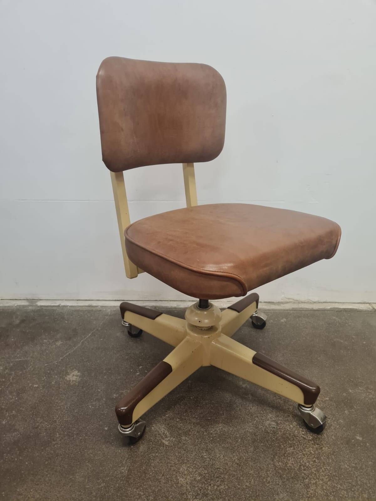 Mid Century Modern Swivel Office Chair By United Chair Co., 1950s