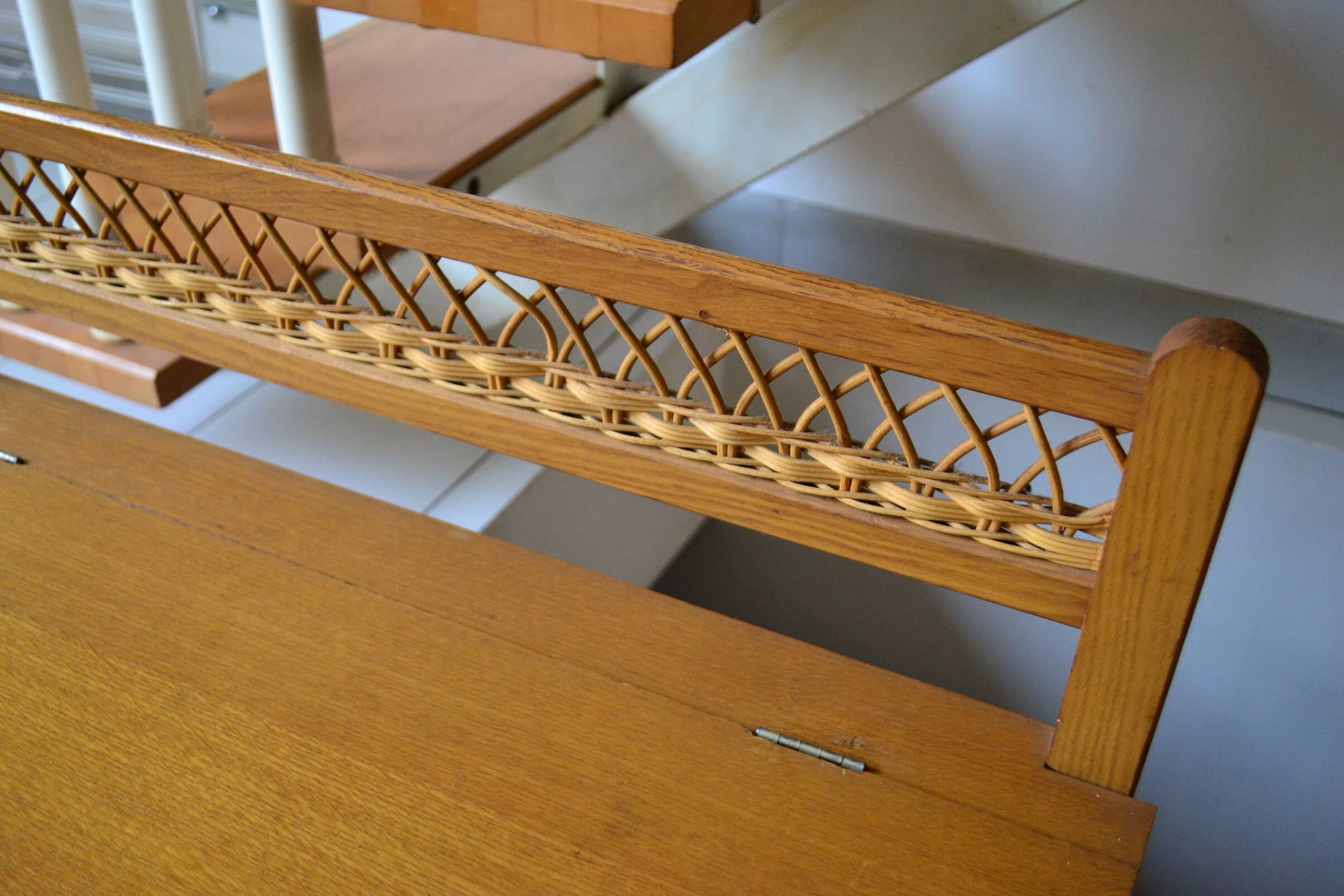 Wood and rattan bank bench from the 60s/70s.