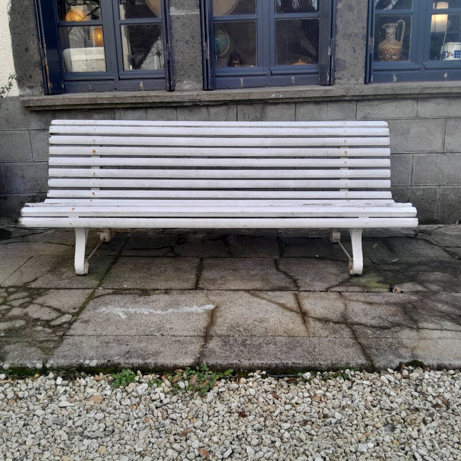 Outdoor bench