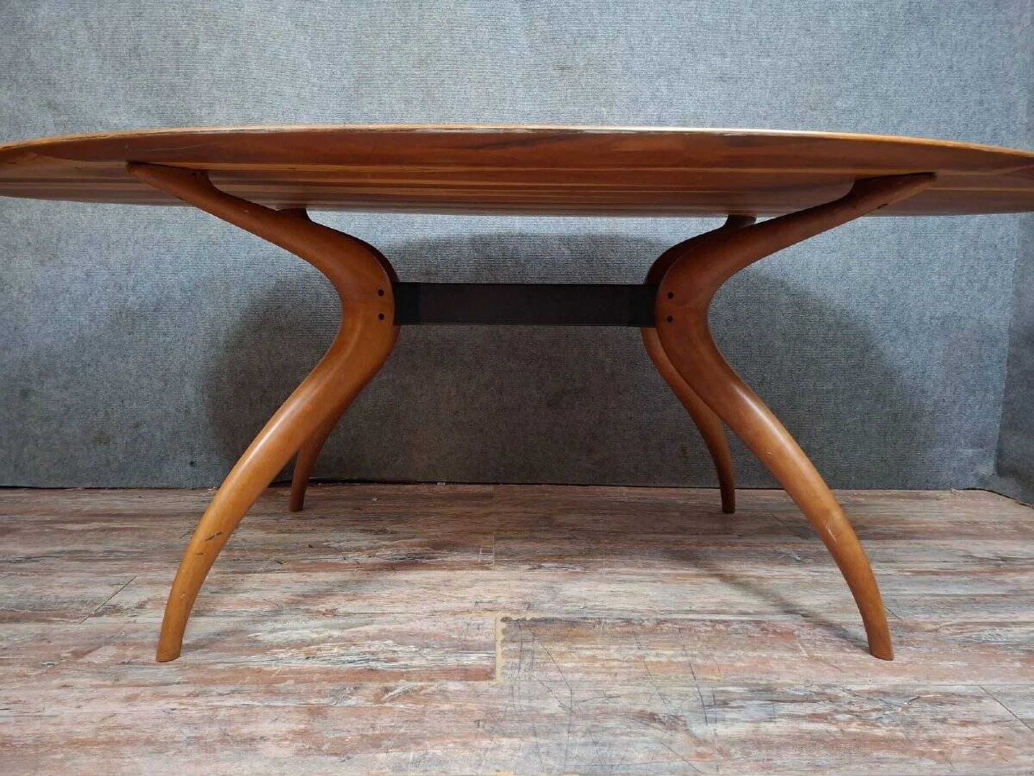 Oval dining table with organic design by Maurizio Marconato & Terr.