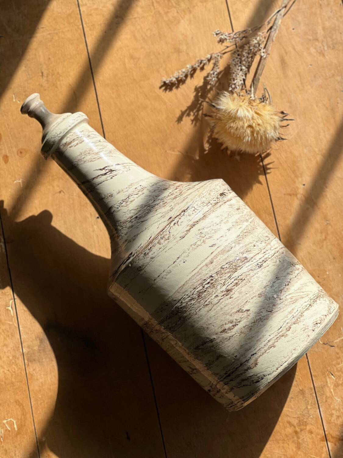 Large handcrafted bottle in glazed and marbled ceramic stoneware