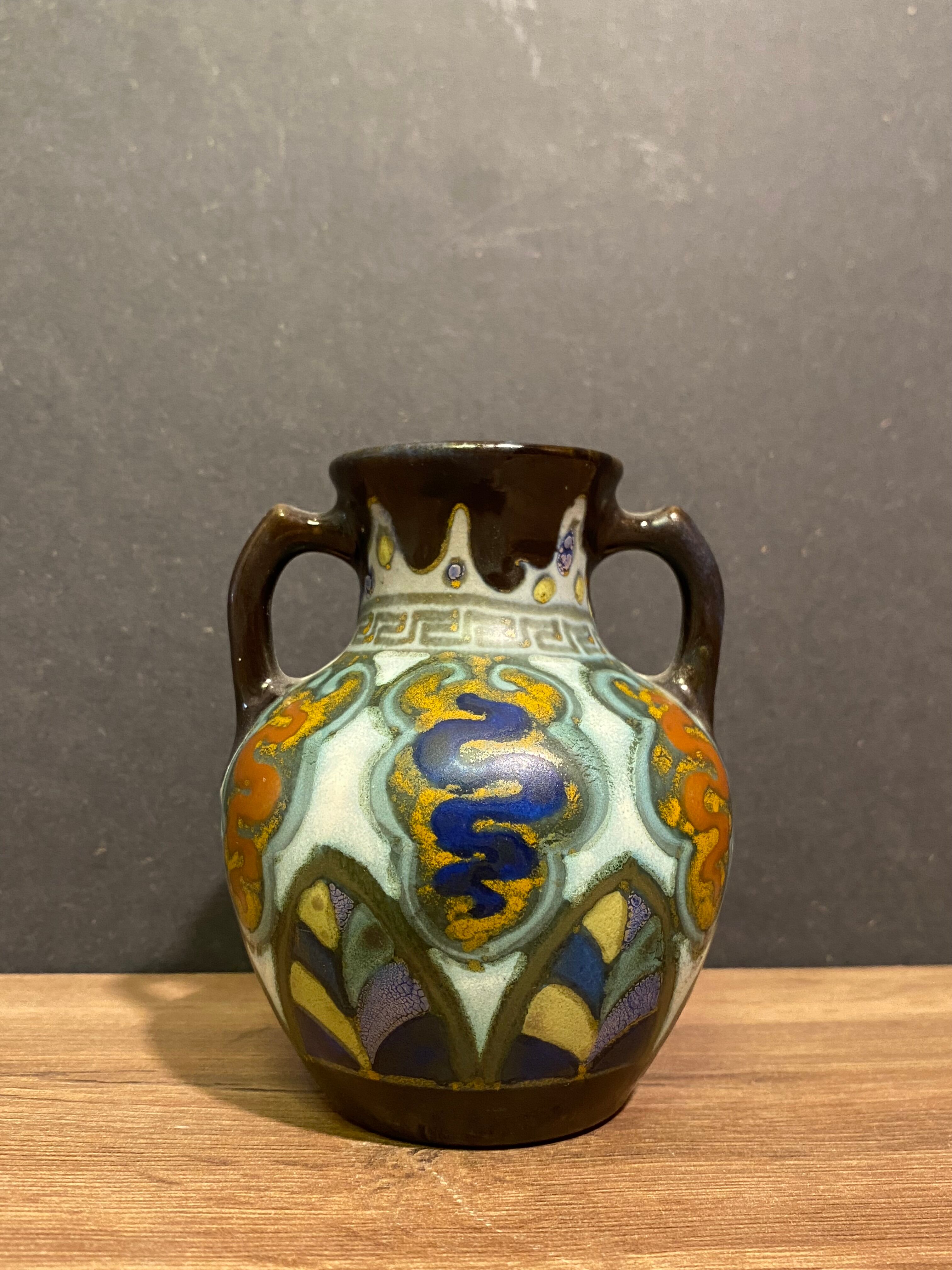 Gouda-type ceramic vase