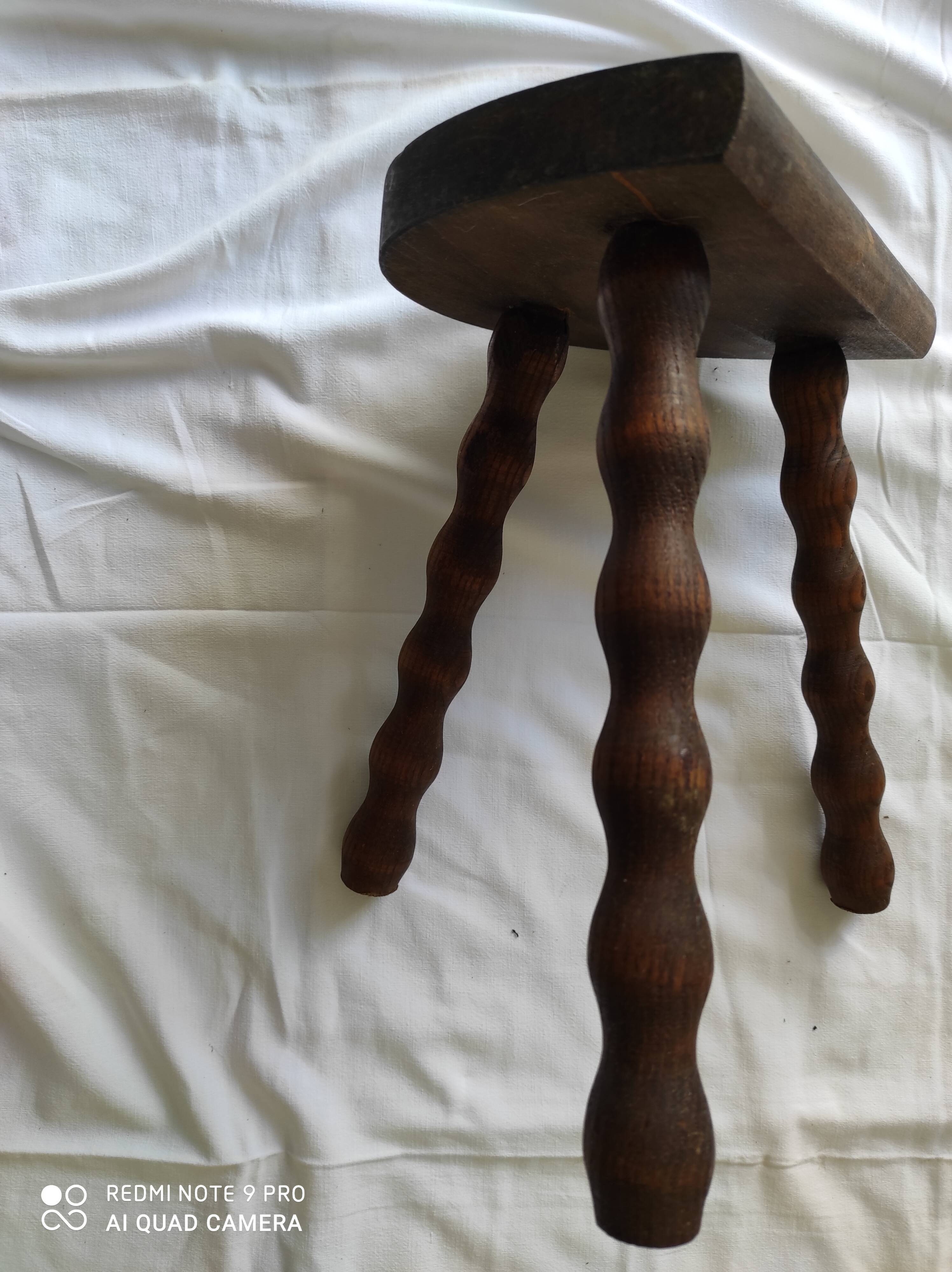 Tripod stool