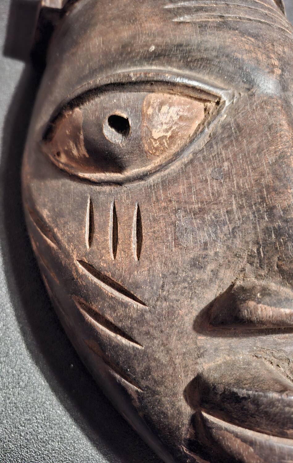 Ancien masque tribal Luba RDC