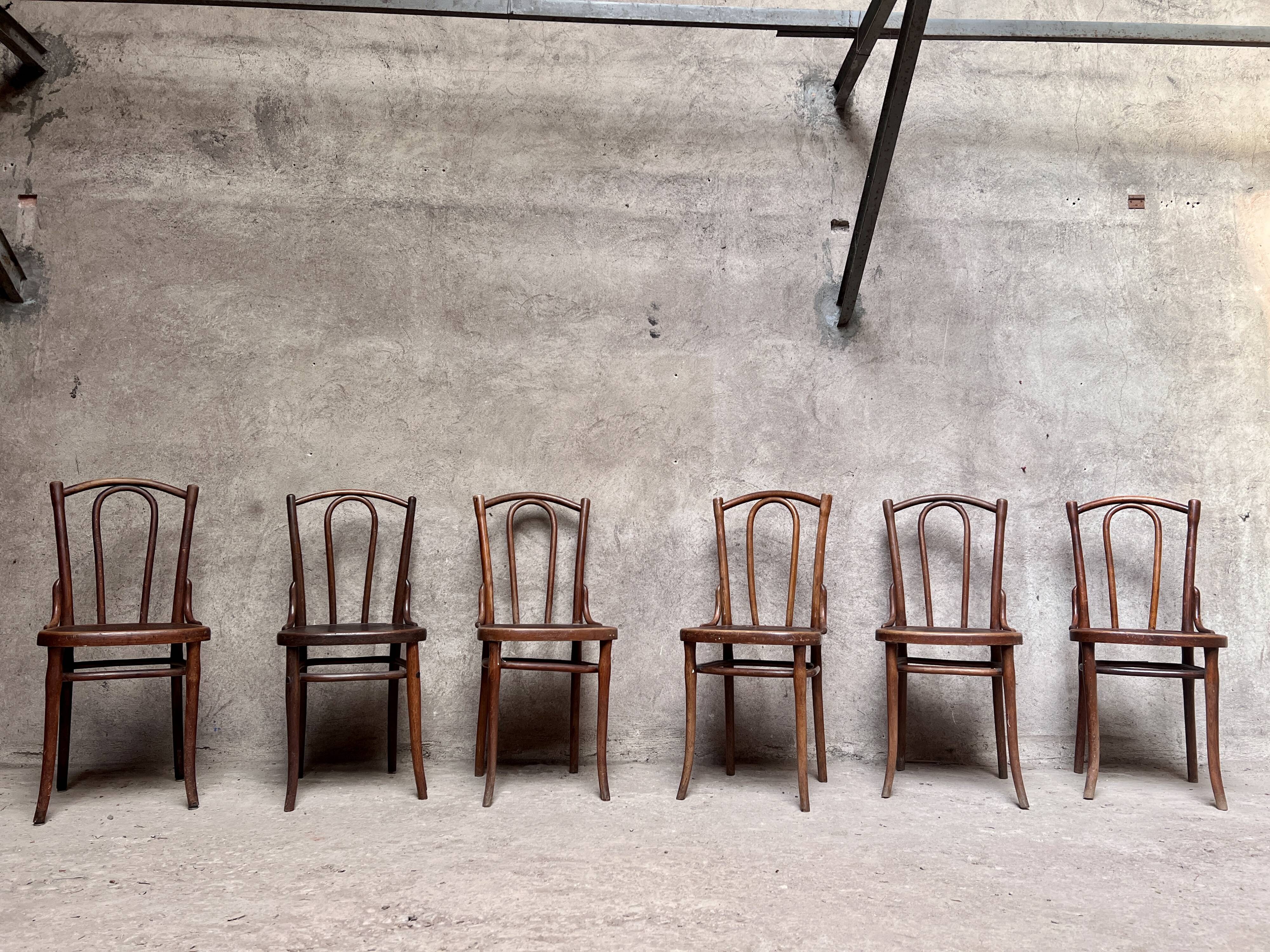 Set of 6 vintage bistro chairs