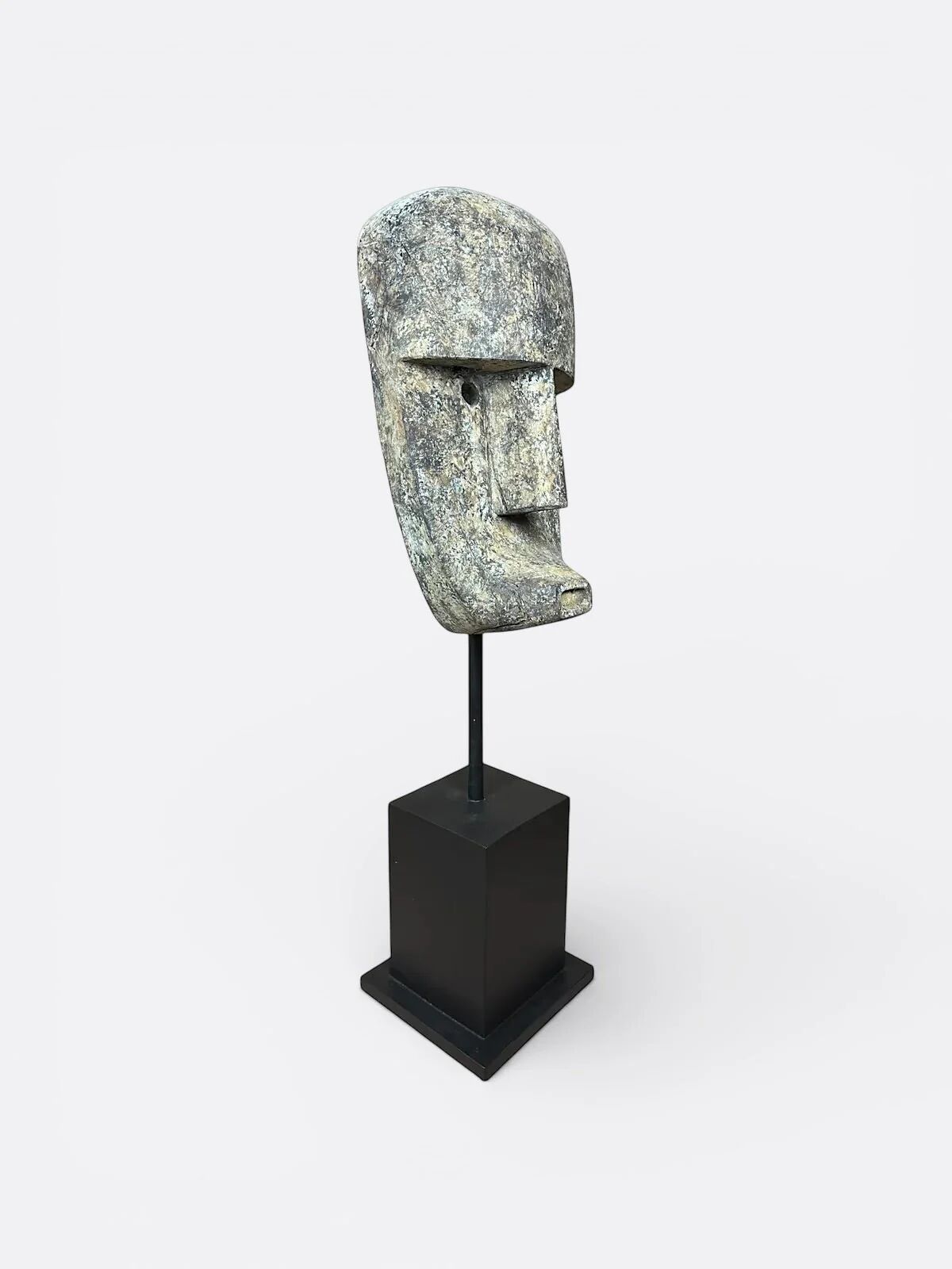 Large tribal sculpture on metal base – Agung XL
