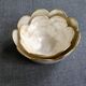 2 flower-shaped cups in mother-of-pearl and brass, 70s-80s