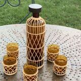 Service a porto ou a aperitif compose d'une carafe et de 6 verres, en verre de couleur ocre et rotin
