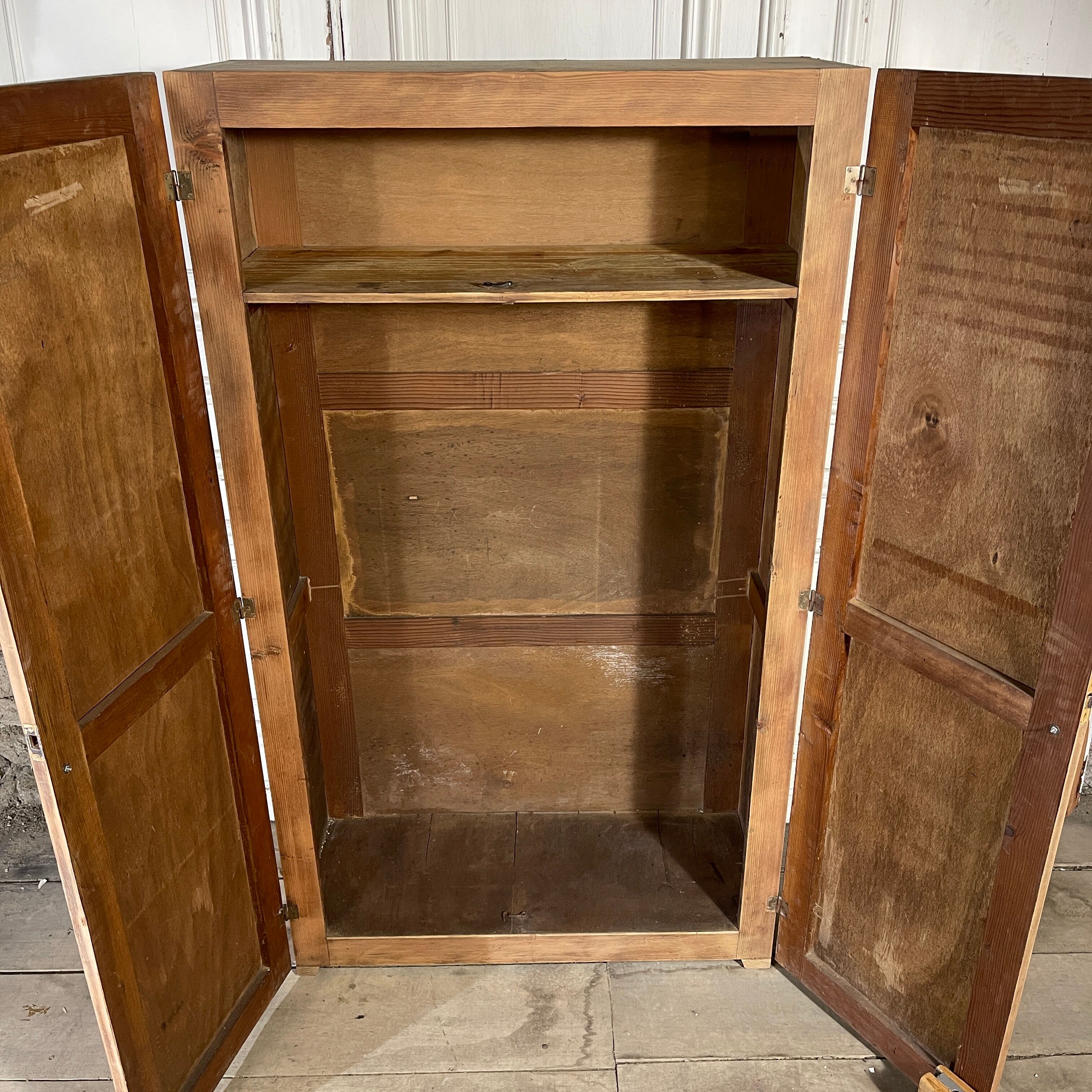 Wardrobe spirit wardrobe in raw wood