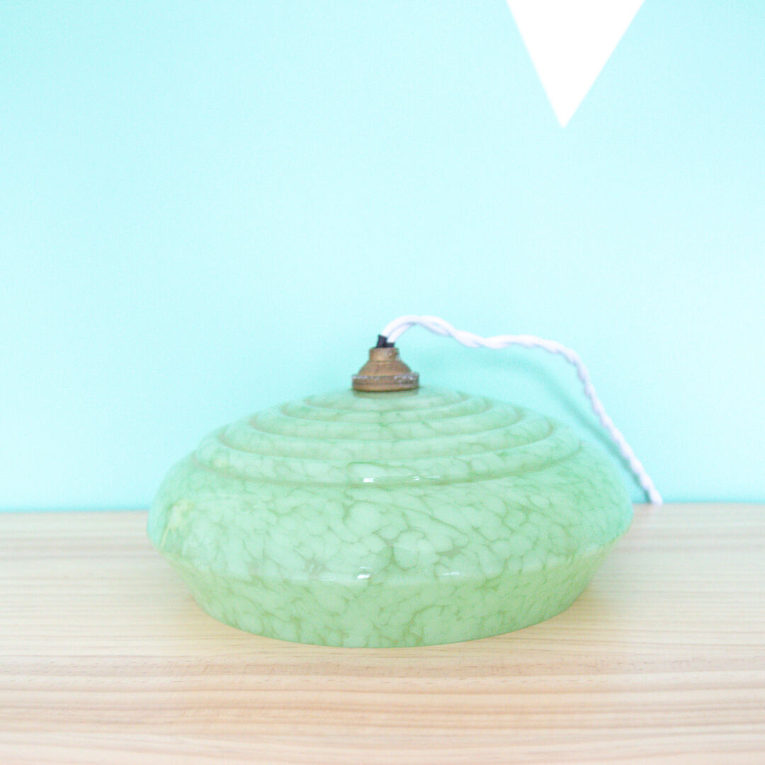 Green clichy glass suspension