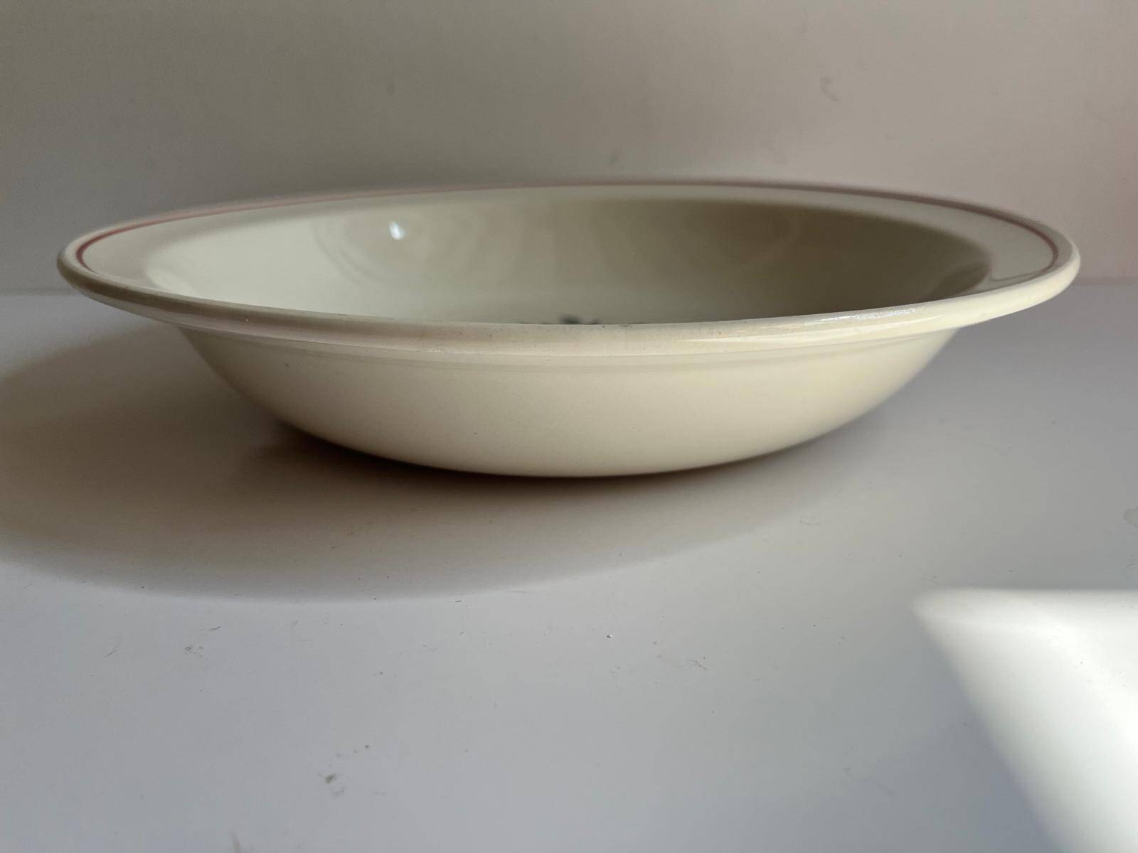 Creil Montereau flat vegetable dish